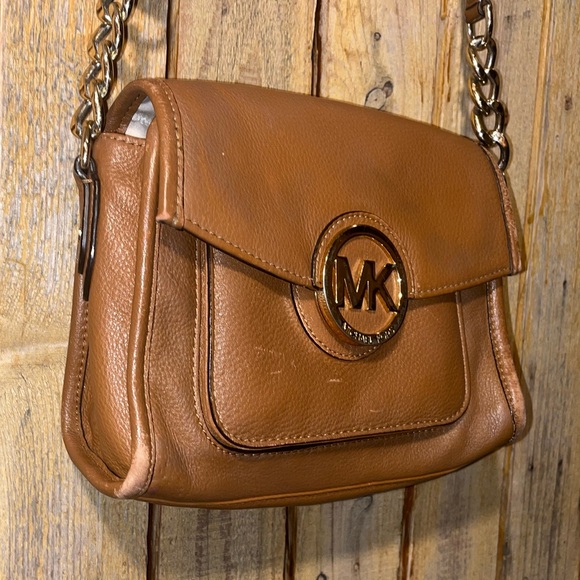 Micheal Kors Brown Leather Shoulder Nag - Picture 4 of 11